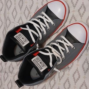 converse shoes for kids in gray and black leather size 5 slightly used. No box